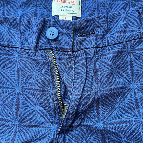 Gap Blue Patterned 4” Khaki Short - Picture 3 of 5